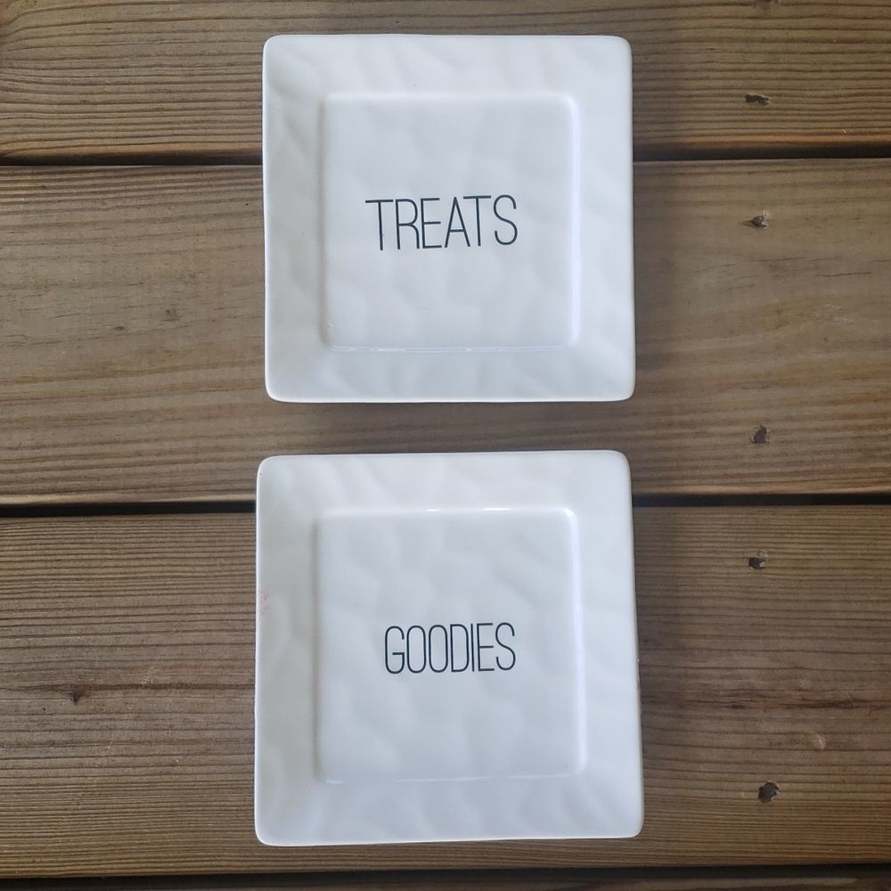 Ceramic square plates set of two